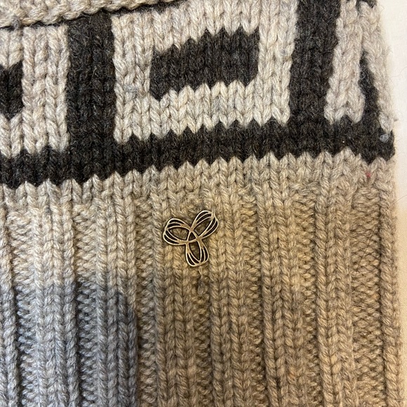 Aritzia TNA Cozy Patterned Full-Zip - Picture 3 of 9